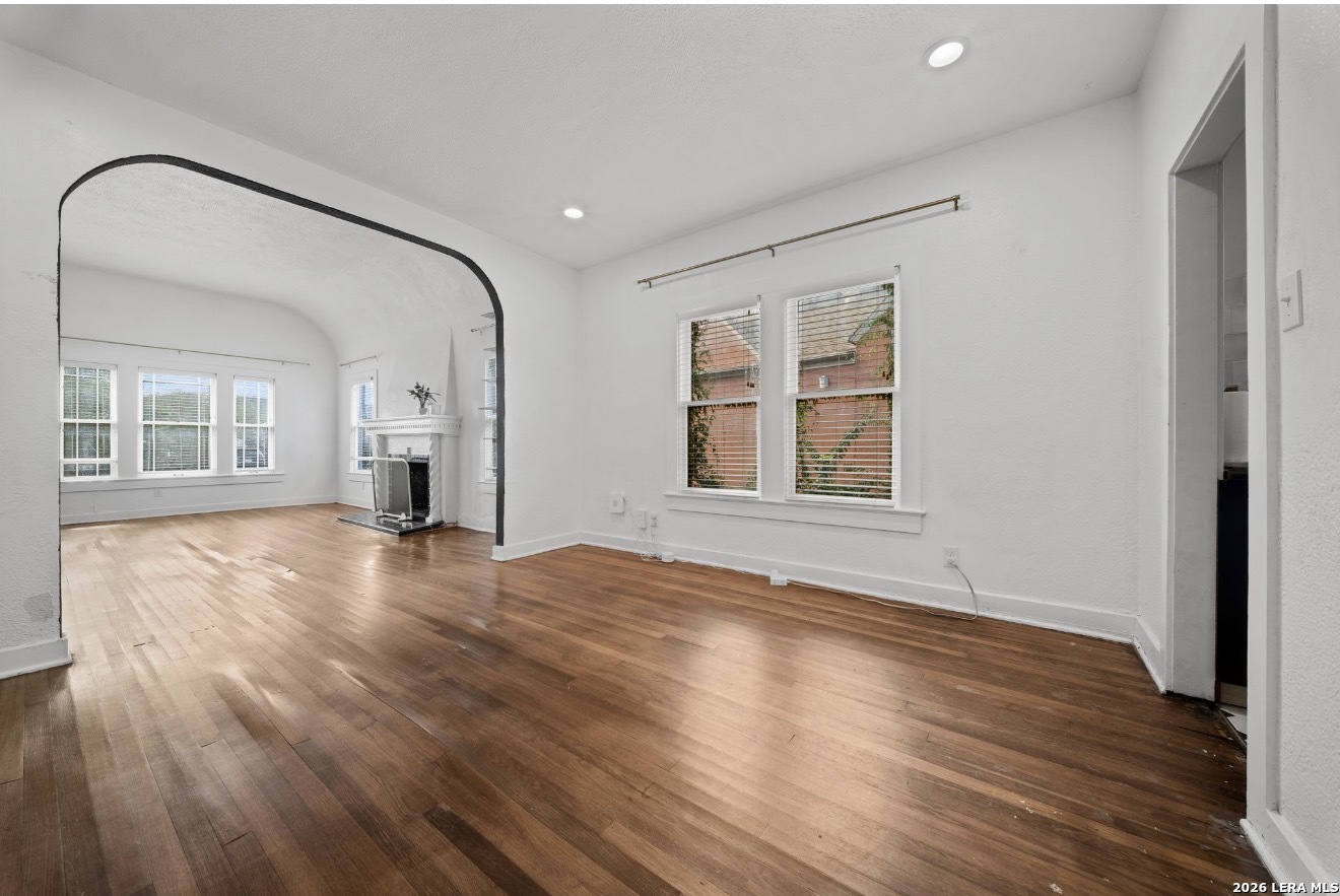 1705 W Summit, San Antonio, TX 78201
