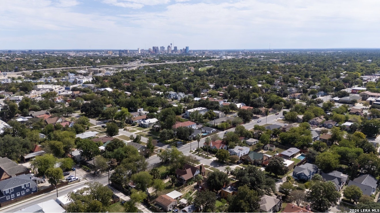 1705 W Summit, San Antonio, TX 78201