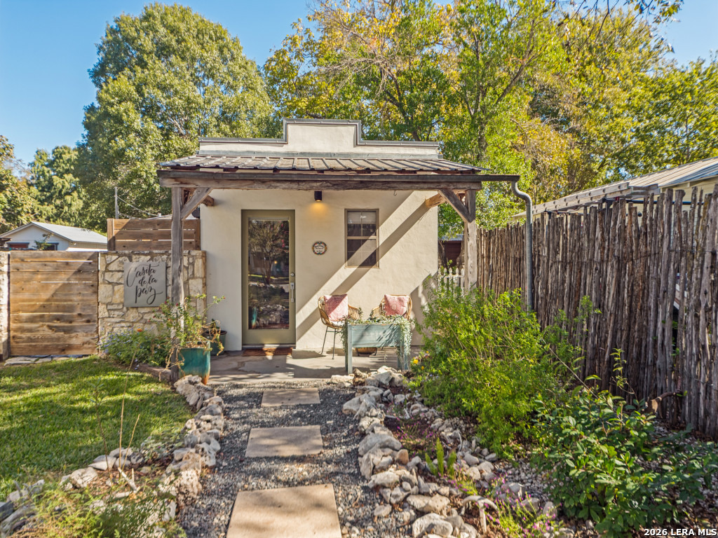 222 W Centre St, Fredericksburg, TX 78624