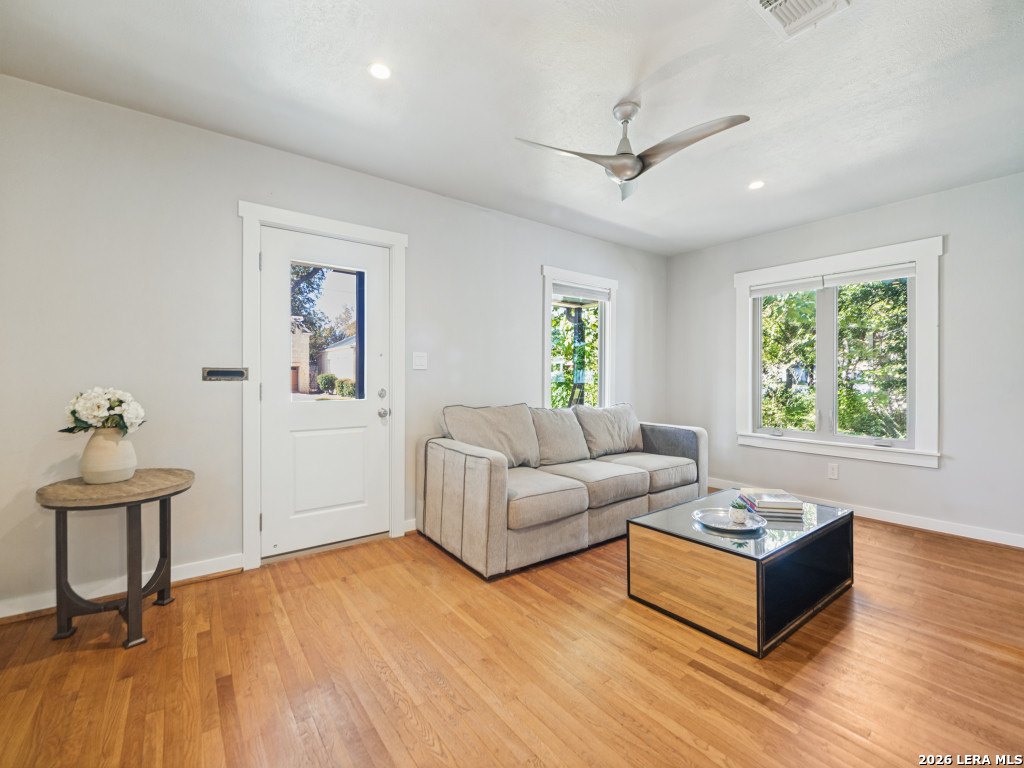 222 W Centre St, Fredericksburg, TX 78624