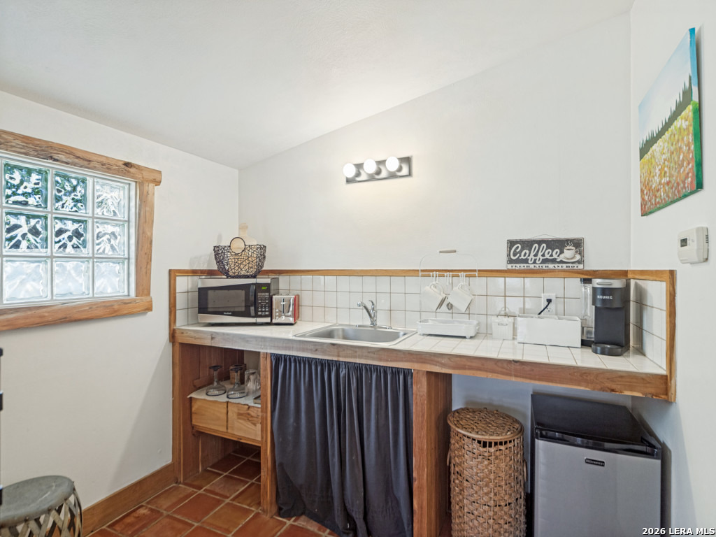 222 W Centre St, Fredericksburg, TX 78624