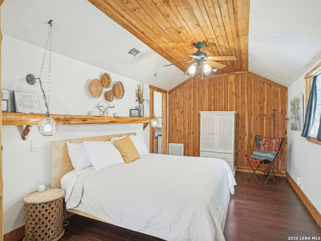 222 W Centre St, Fredericksburg, TX 78624