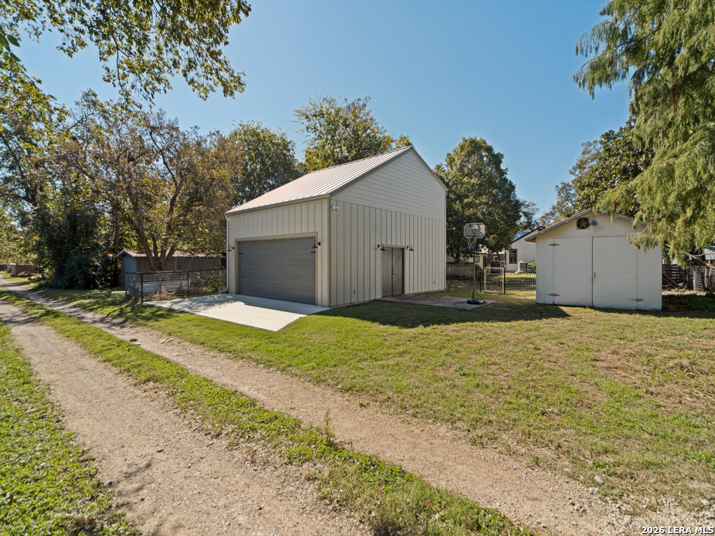 222 W Centre St, Fredericksburg, TX 78624