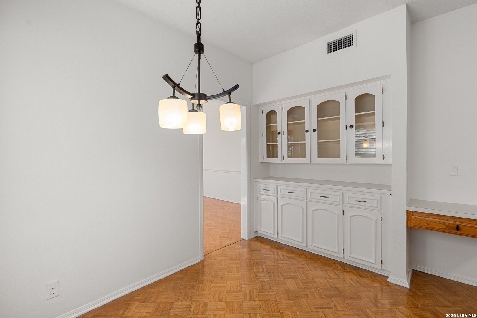 Eat-In Kitchen