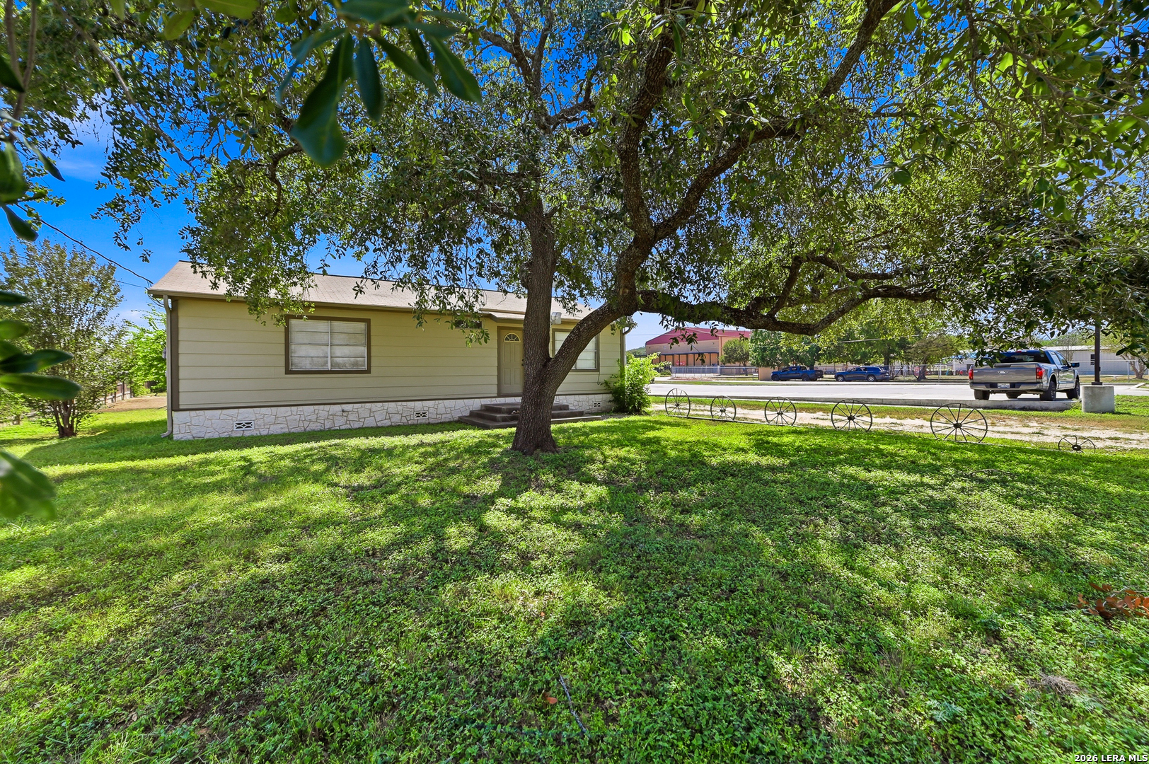912 HOUSTON ST, Castroville, TX 78009