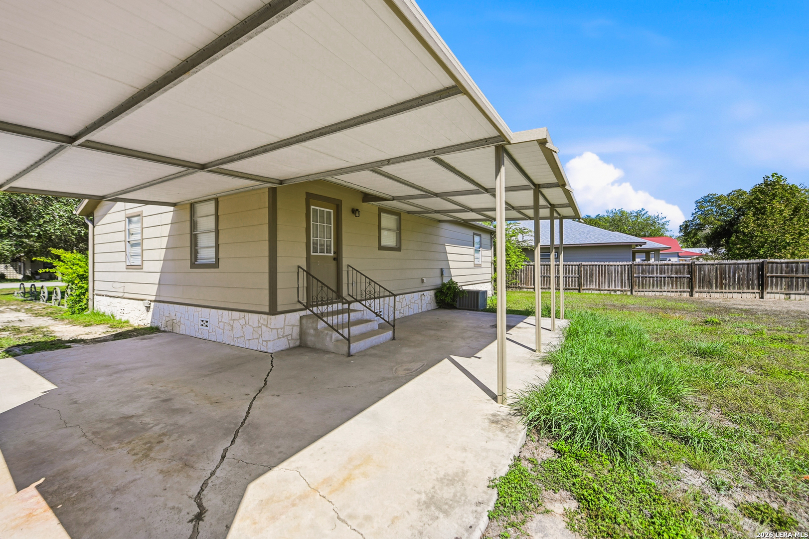 912 HOUSTON ST, Castroville, TX 78009