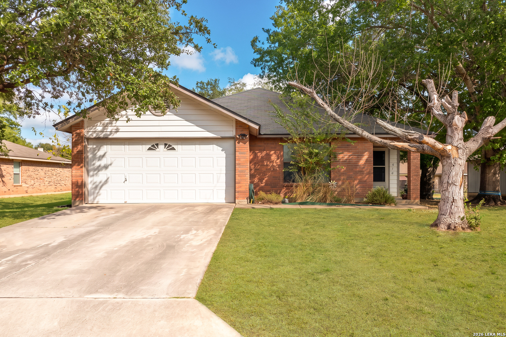 Property photo for 516 DENISE DR, New Braunfels, TX