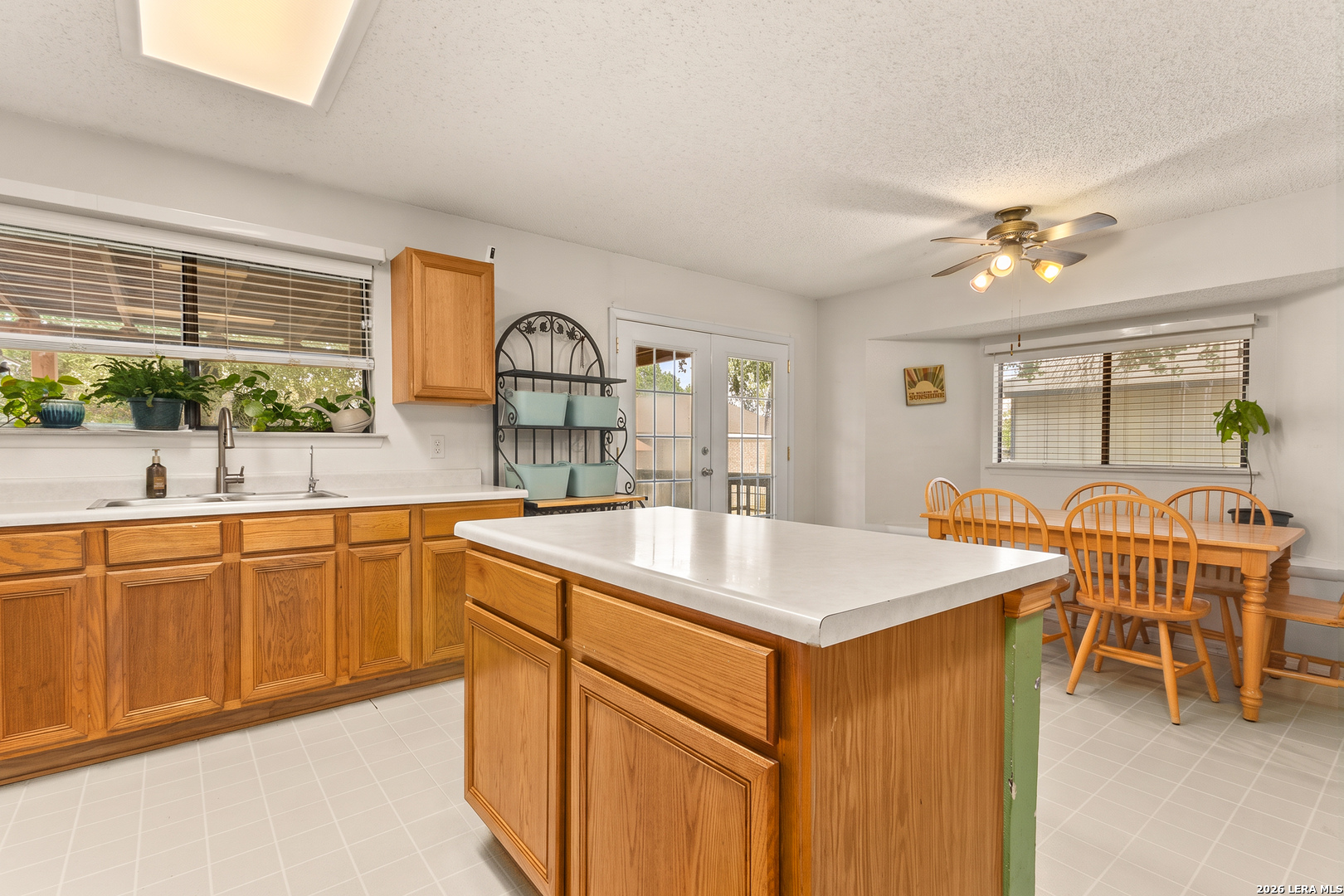 516 DENISE DR, New Braunfels, TX 78130