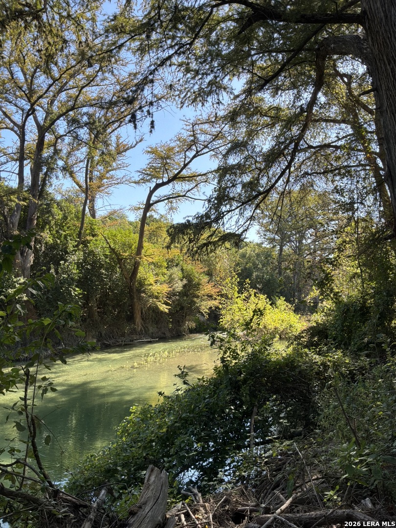 356 PHYLISS DR, Bandera, TX 78003
