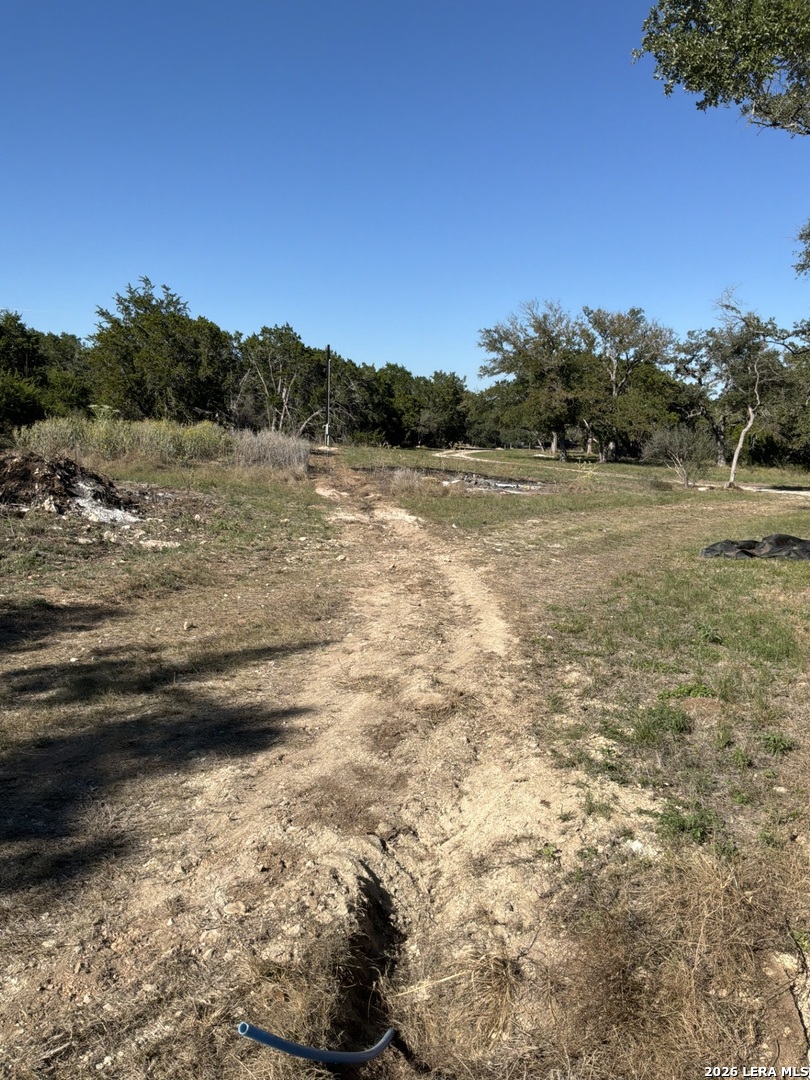 356 PHYLISS DR, Bandera, TX 78003