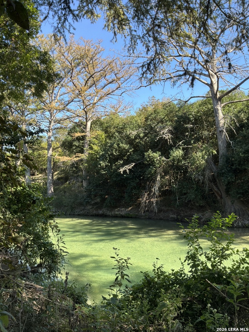 356 PHYLISS DR, Bandera, TX 78003