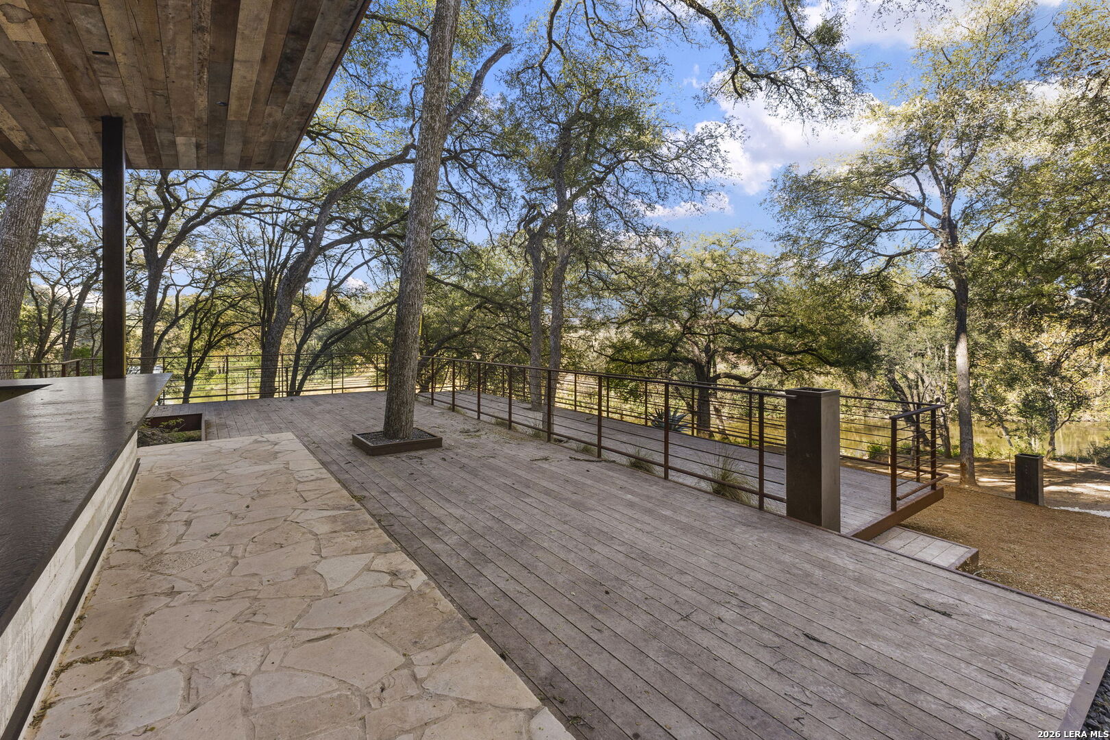 304 RIVERFRONT DR, New Braunfels, TX 78132