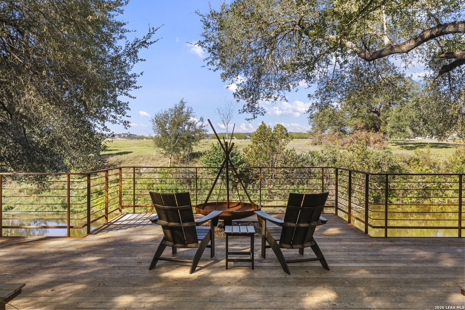 304 RIVERFRONT DR, New Braunfels, TX 78132