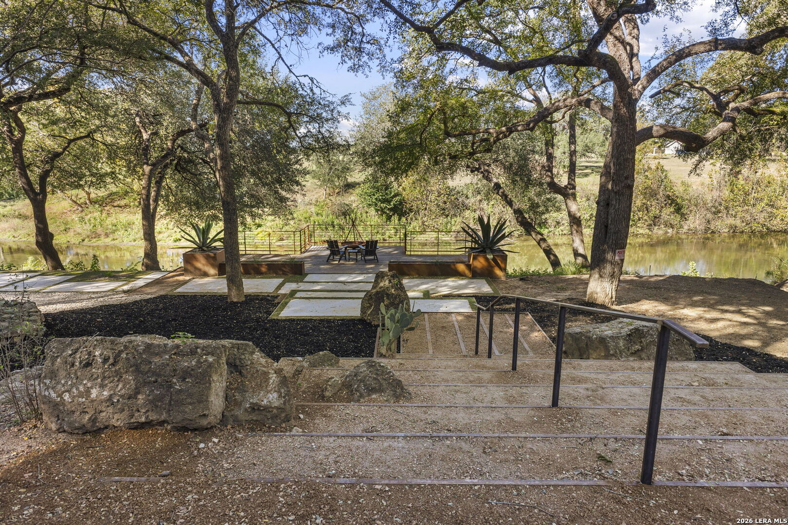 304 RIVERFRONT DR, New Braunfels, TX 78132