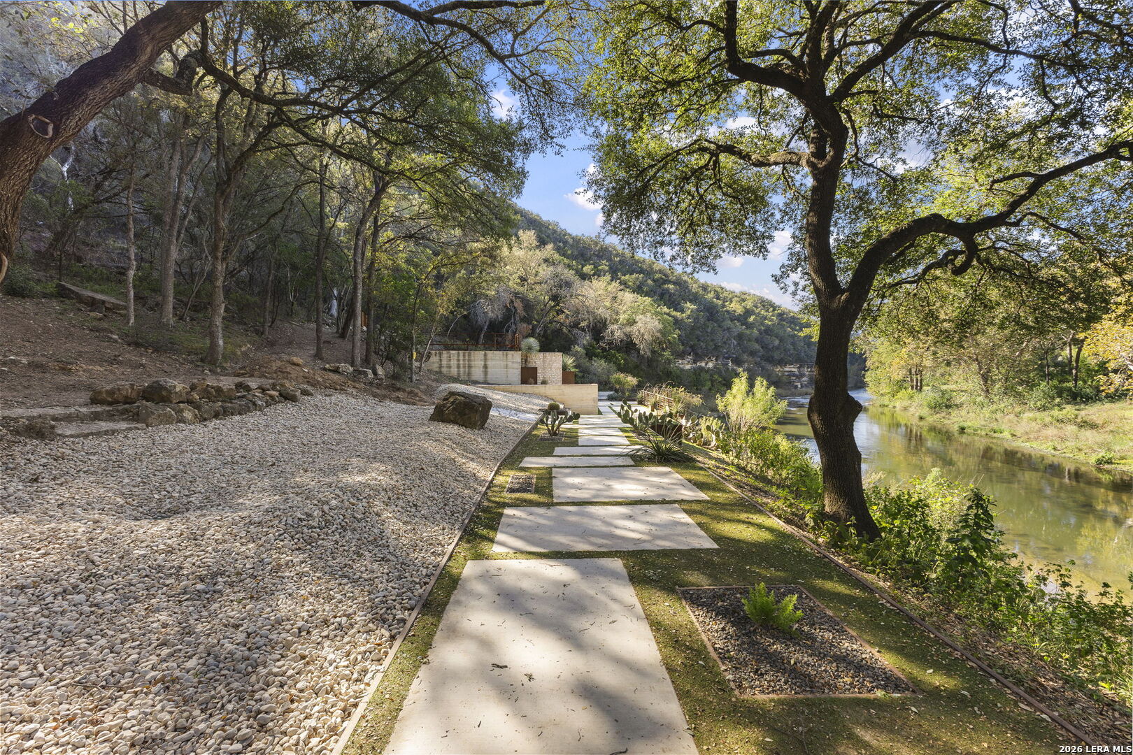 304 RIVERFRONT DR, New Braunfels, TX 78132