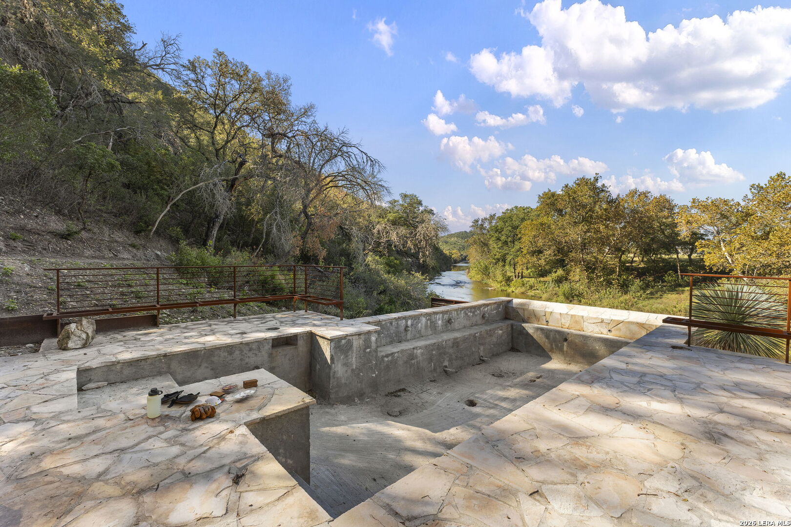 304 RIVERFRONT DR, New Braunfels, TX 78132