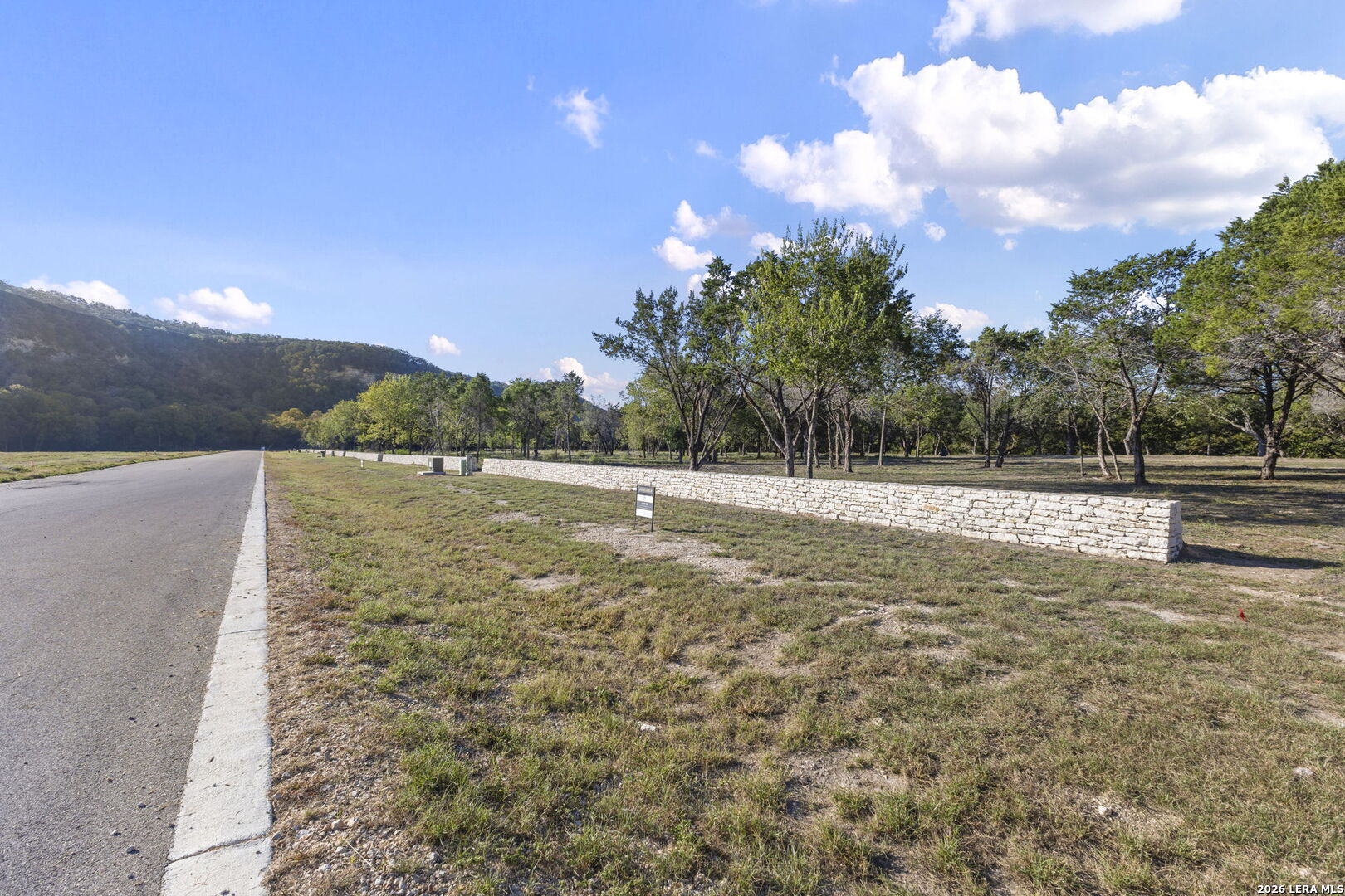 304 RIVERFRONT DR, New Braunfels, TX 78132
