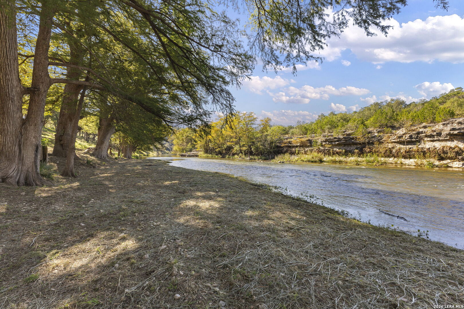 304 RIVERFRONT DR, New Braunfels, TX 78132
