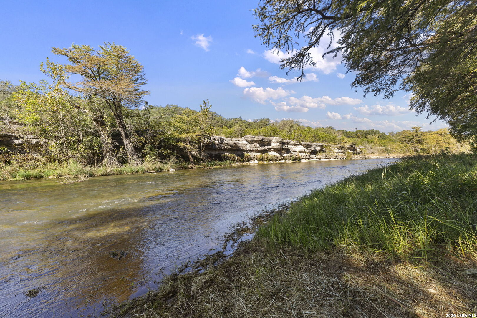 304 RIVERFRONT DR, New Braunfels, TX 78132