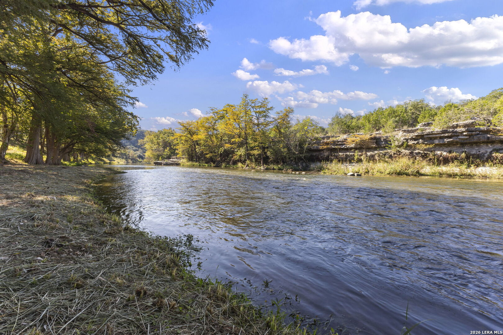 304 RIVERFRONT DR, New Braunfels, TX 78132