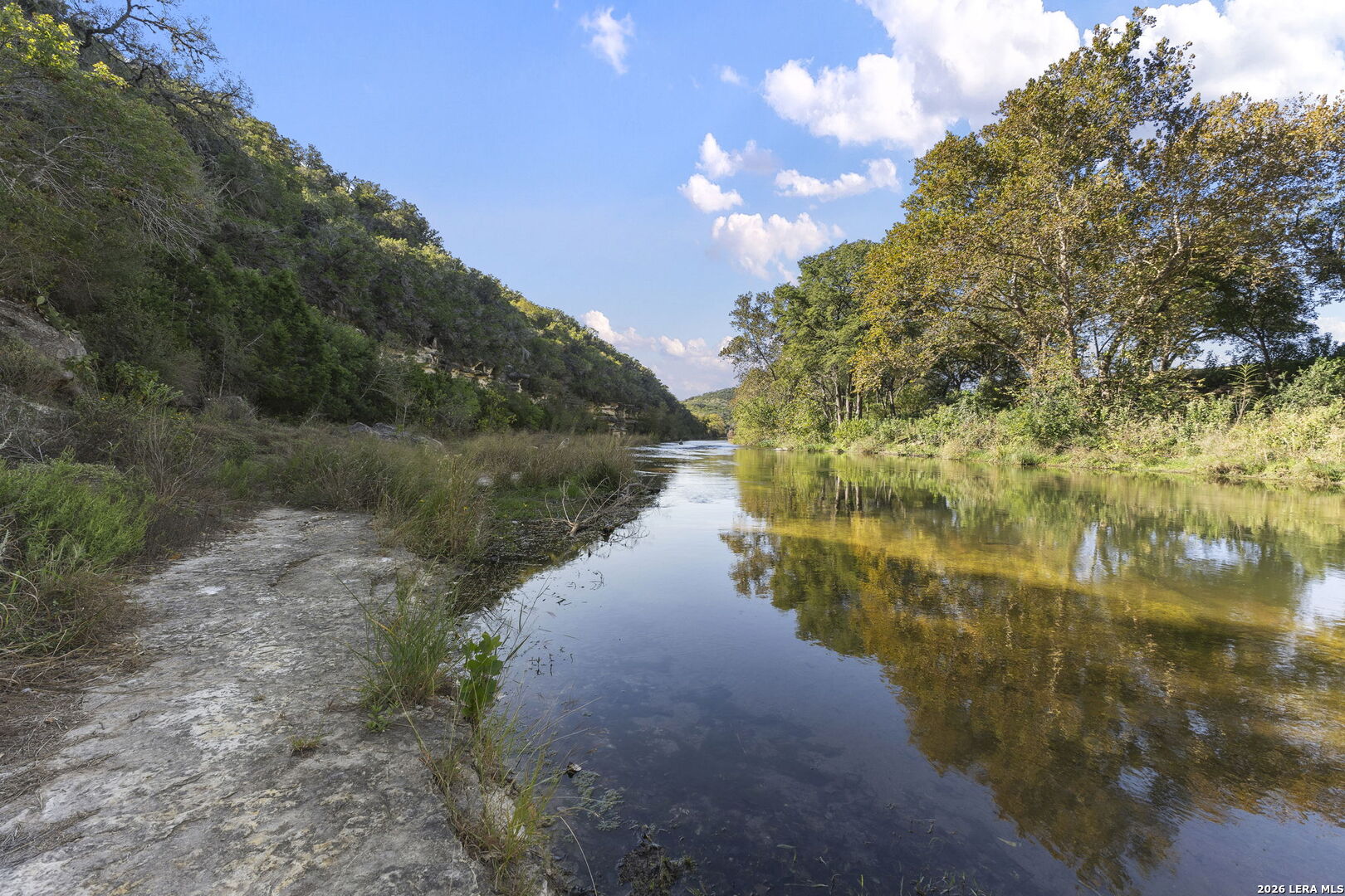304 RIVERFRONT DR, New Braunfels, TX 78132