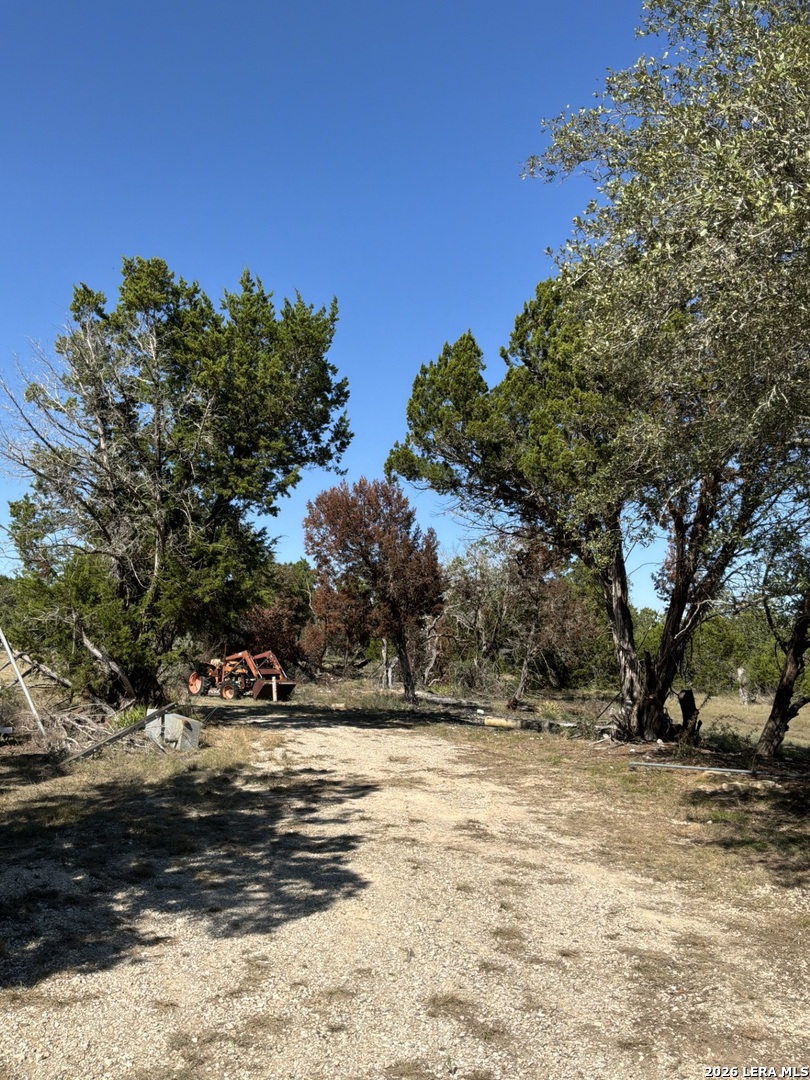 356 PHYLISS DR, Bandera, TX 78003