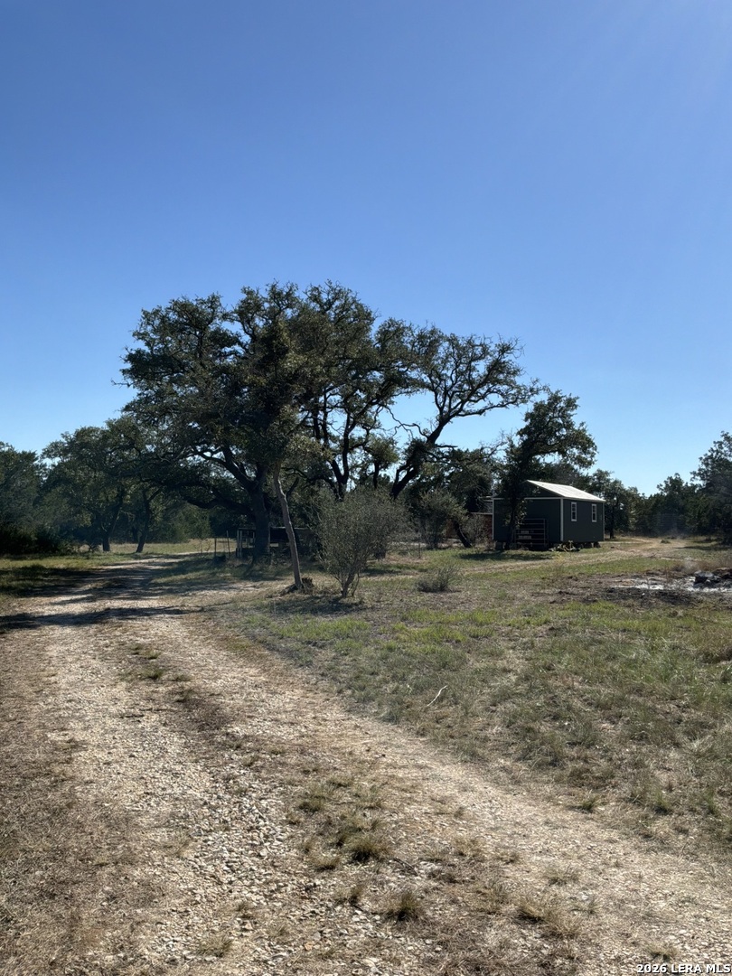 356 PHYLISS DR, Bandera, TX 78003