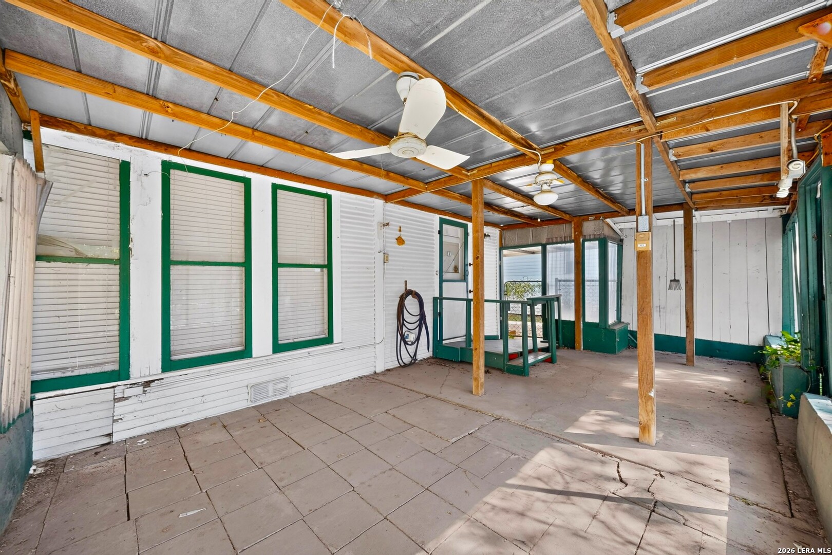 230 W High Ave., San Antonio, TX 78210