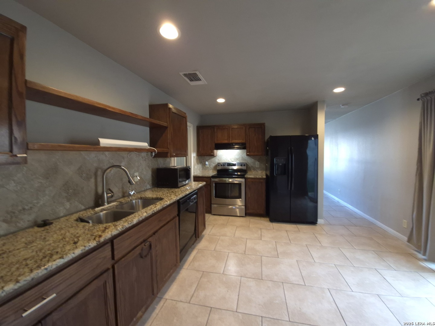 6818 EDEN GROVE DR, Converse, TX 78109
