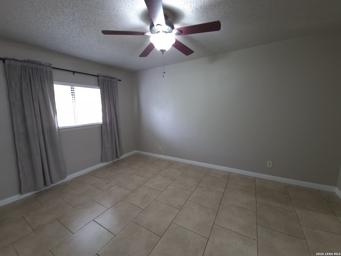 6818 EDEN GROVE DR, Converse, TX 78109