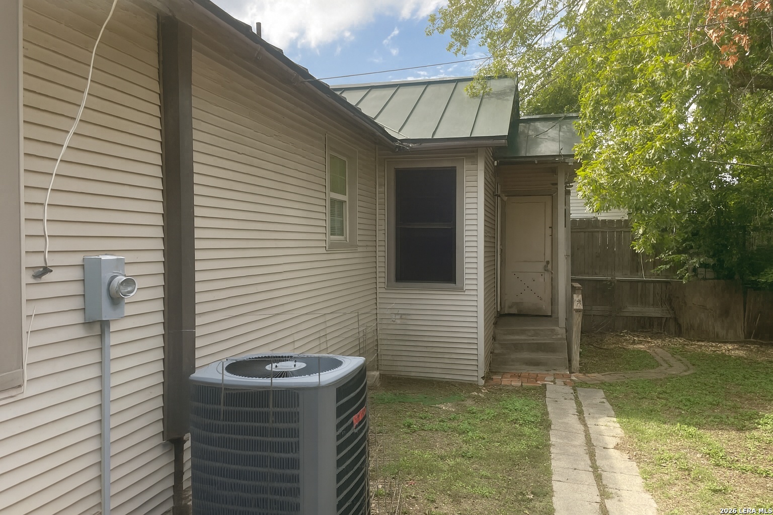 327 Hermitage, San Antonio, TX 78223