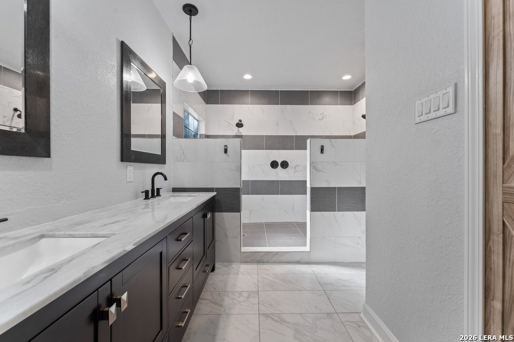 1122 Midnight Drive, San Antonio, TX 78260