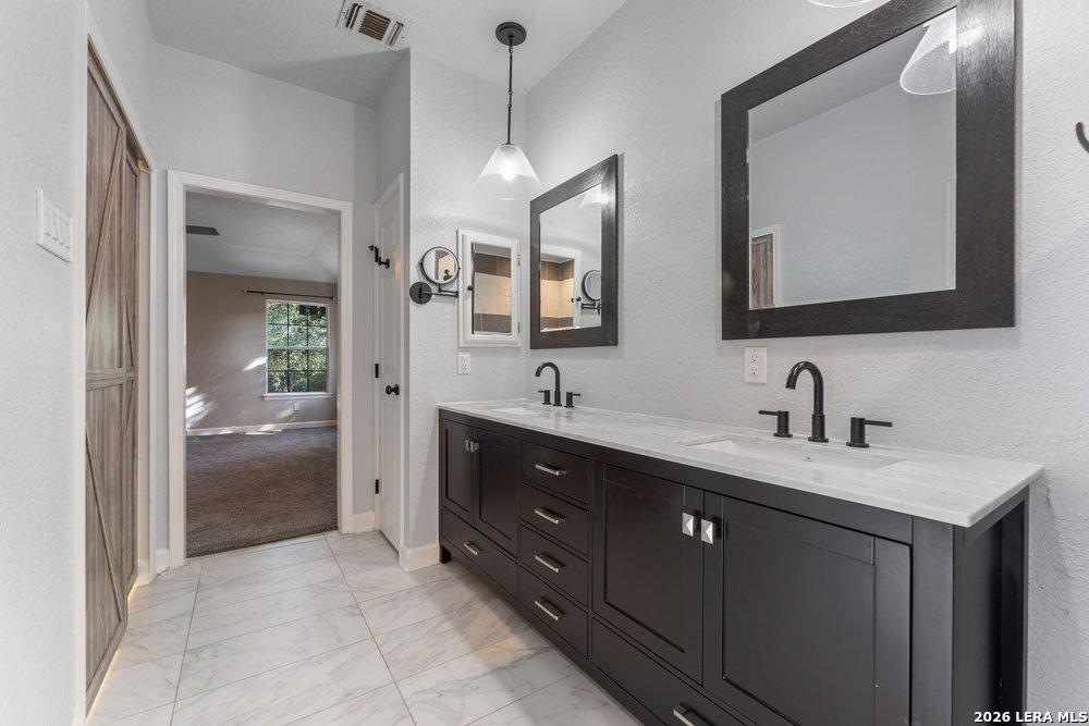 1122 Midnight Drive, San Antonio, TX 78260