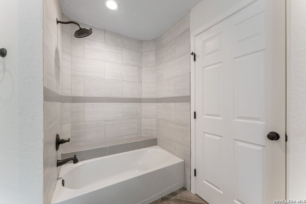 1122 Midnight Drive, San Antonio, TX 78260