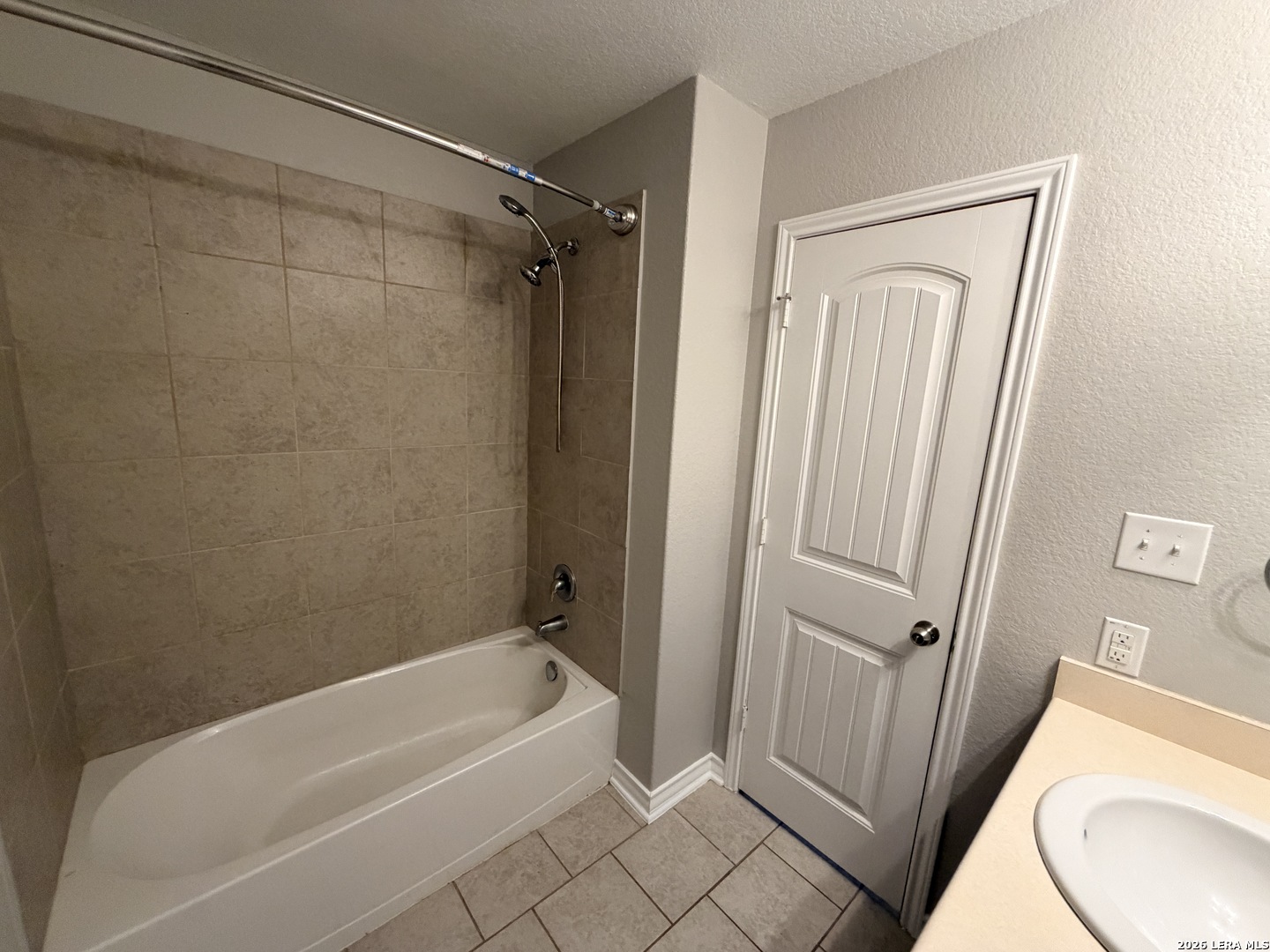 7022 Quantum Loop, San Antonio, TX 78252