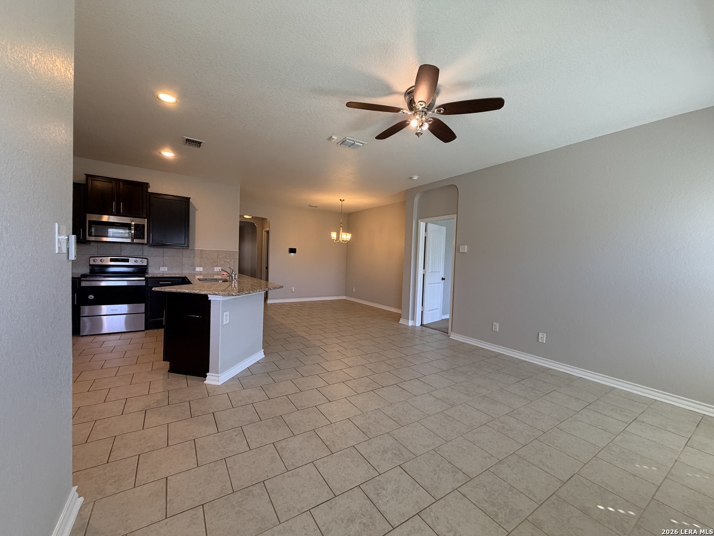 7022 Quantum Loop, San Antonio, TX 78252