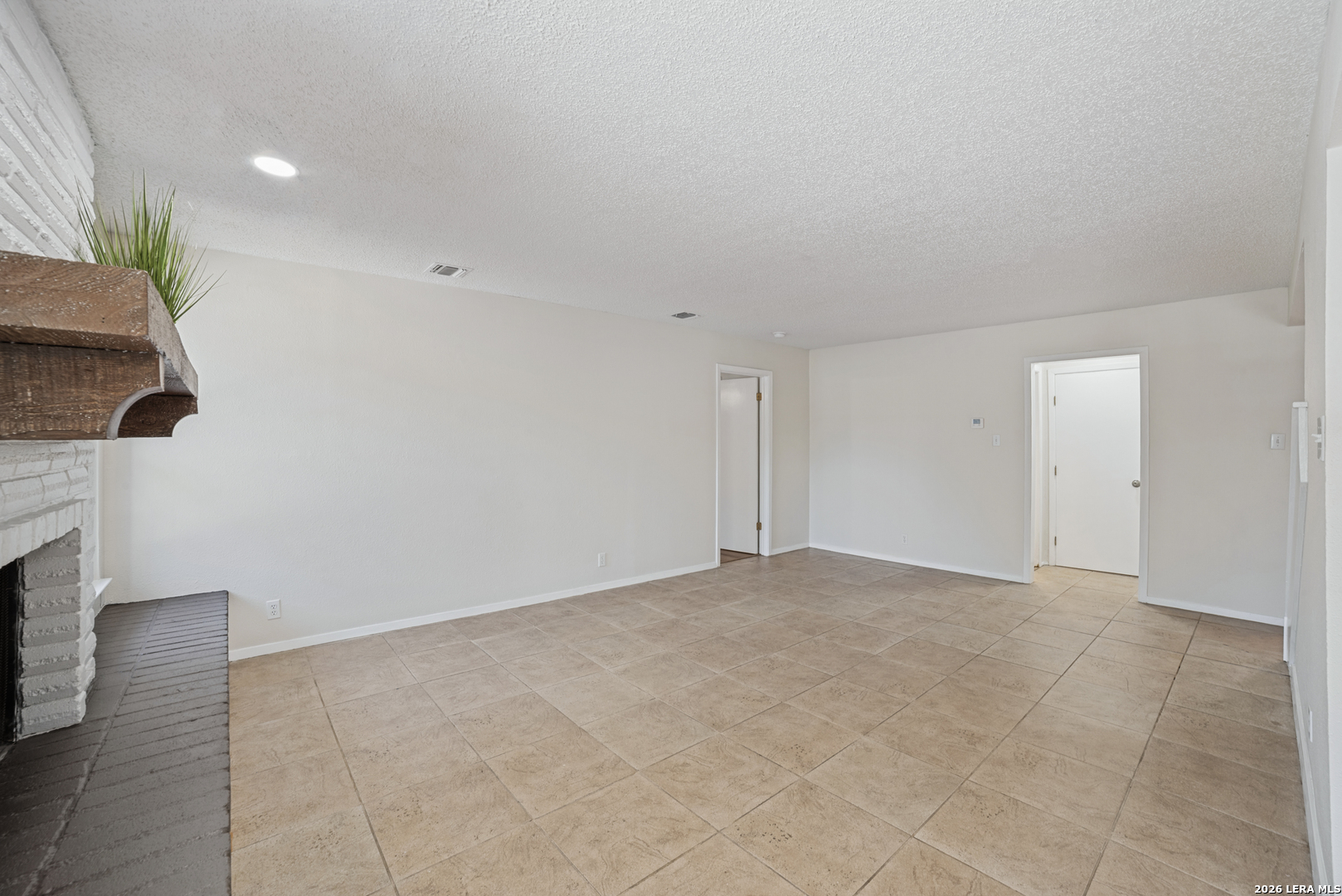 1226 HAYLOFT LN, San Antonio, TX 78245