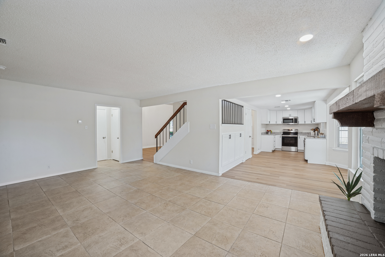 1226 HAYLOFT LN, San Antonio, TX 78245