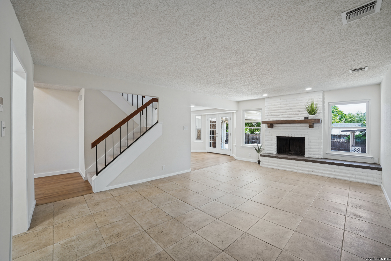 1226 HAYLOFT LN, San Antonio, TX 78245