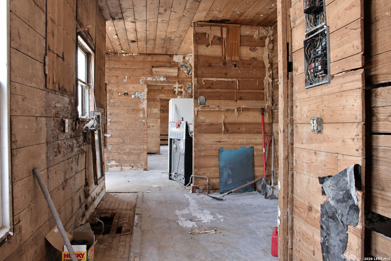 1944 W Summit, San Antonio, TX 78201