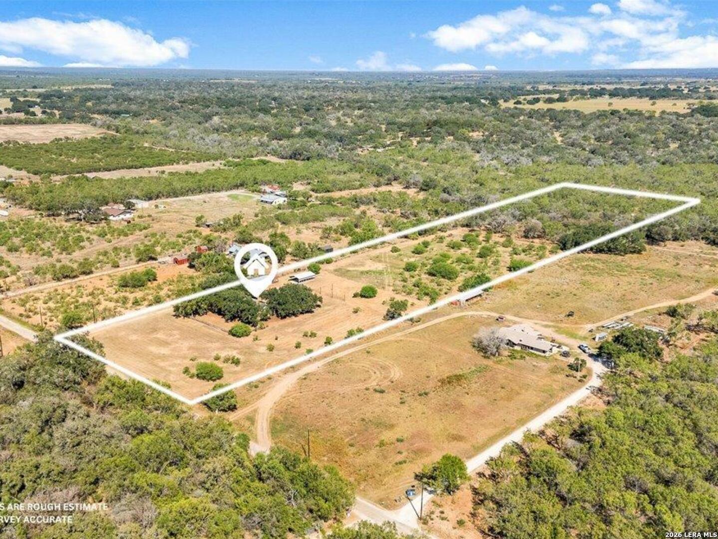 386 County Road 763, Devine, TX 78016