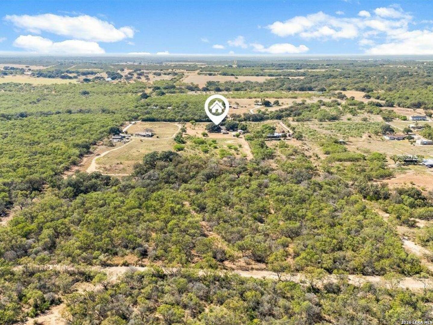 386 County Road 763, Devine, TX 78016