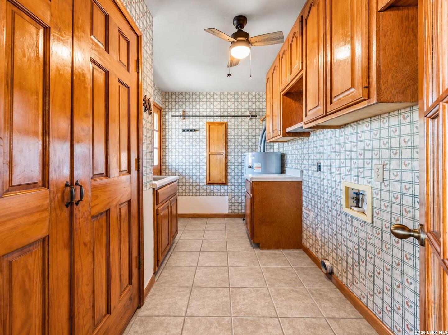 386 County Road 763, Devine, TX 78016