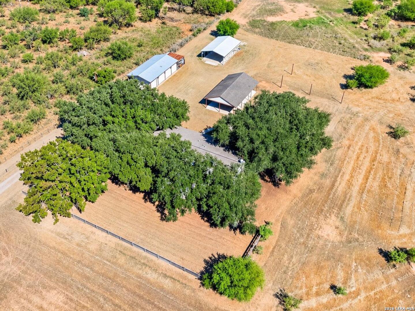386 County Road 763, Devine, TX 78016