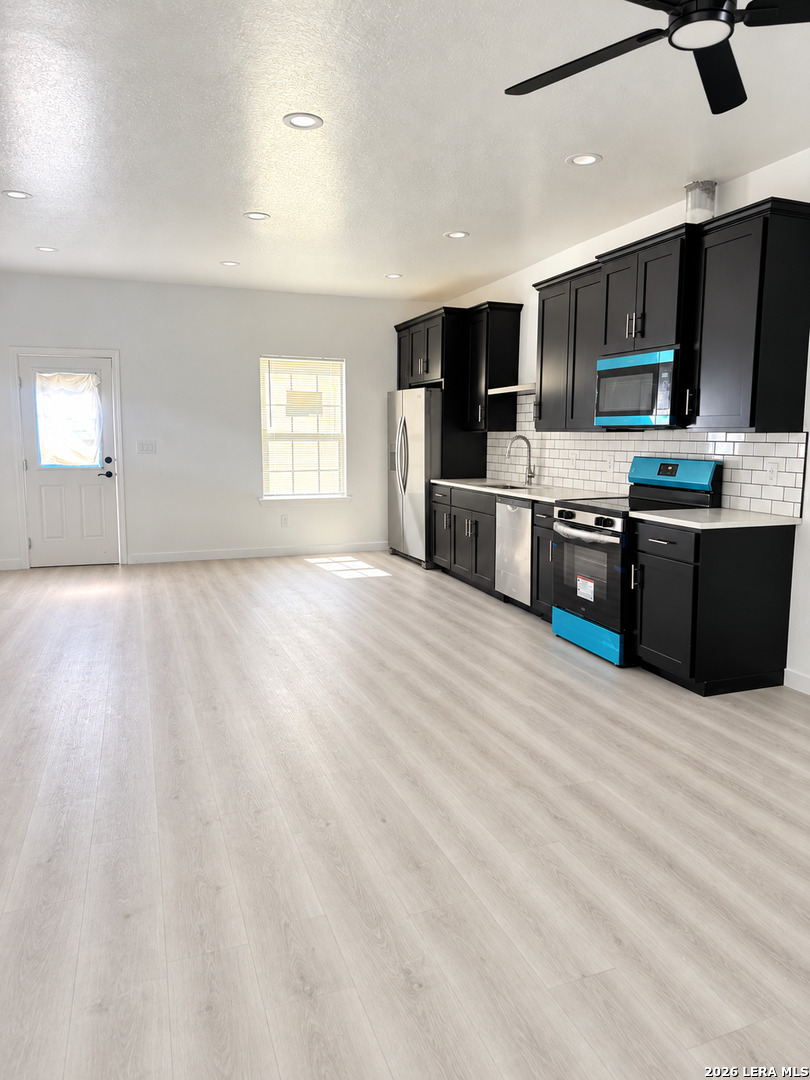 136 UNIVERSITY AVE, San Antonio, TX 78201