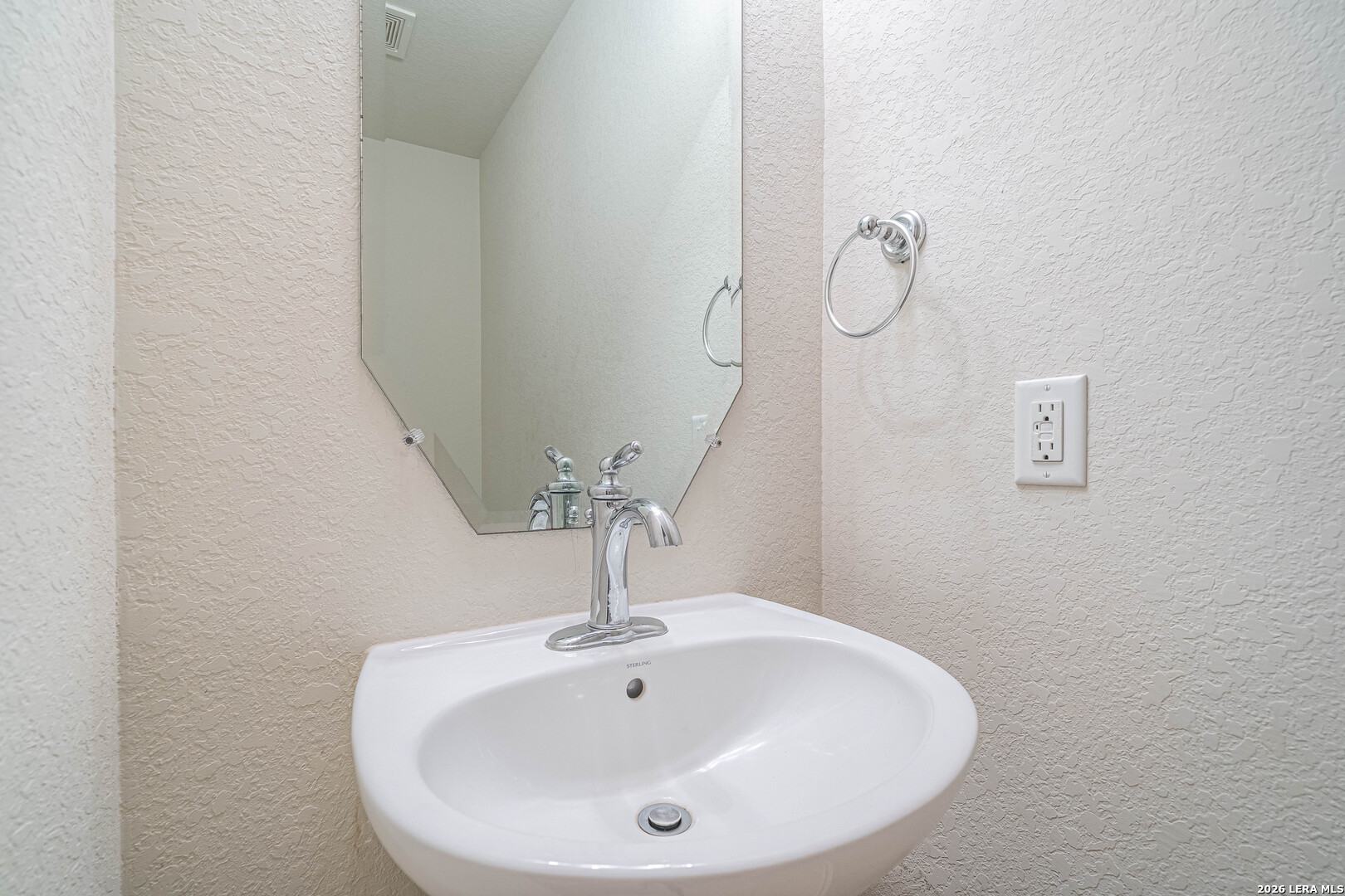 1332 Wagon Wheel, Schertz, TX 78154