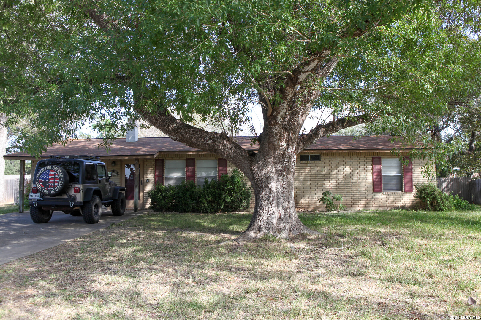 420 High Meadow Dr., Pleasanton, TX 78064