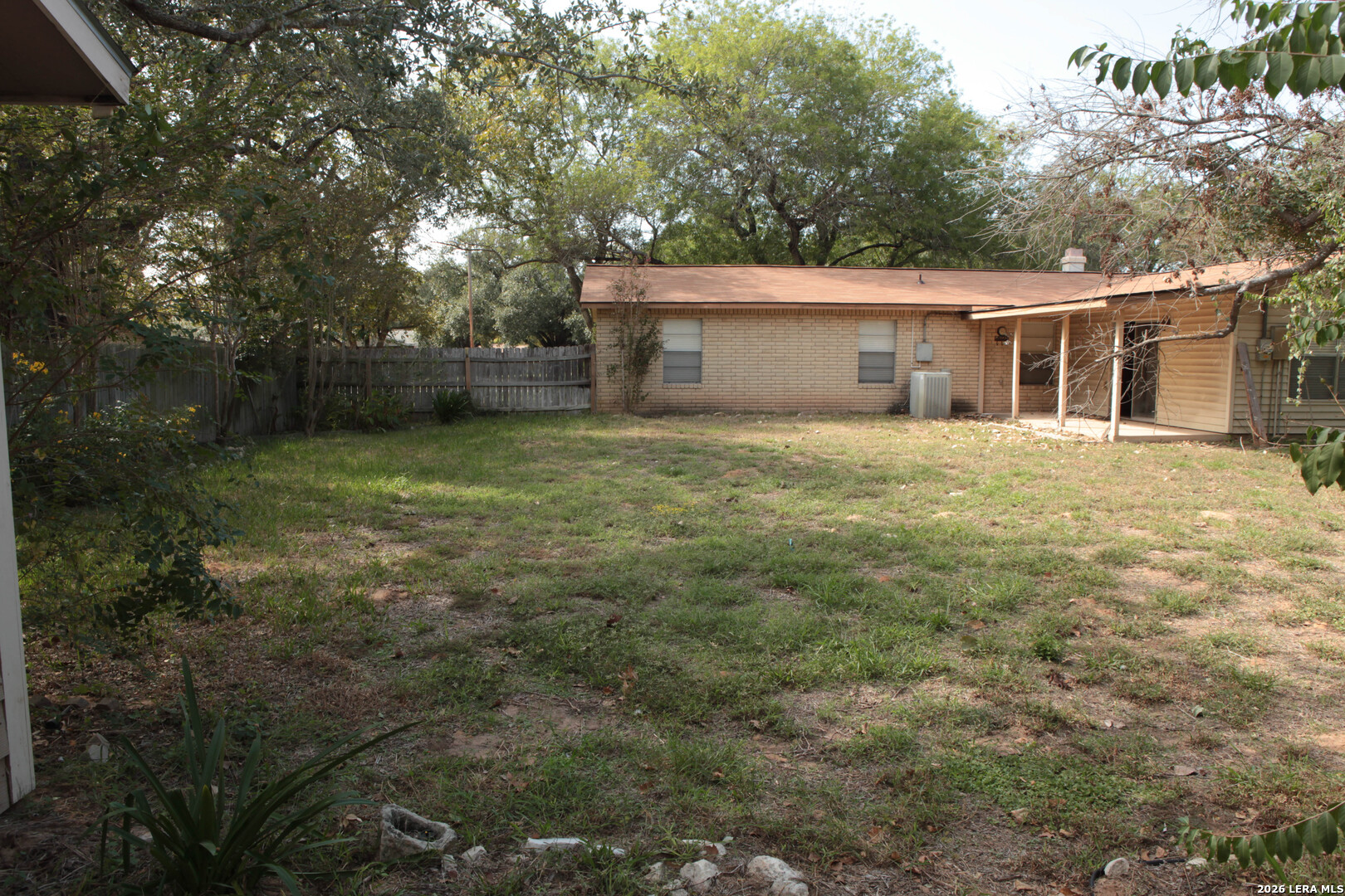 420 High Meadow Dr., Pleasanton, TX 78064