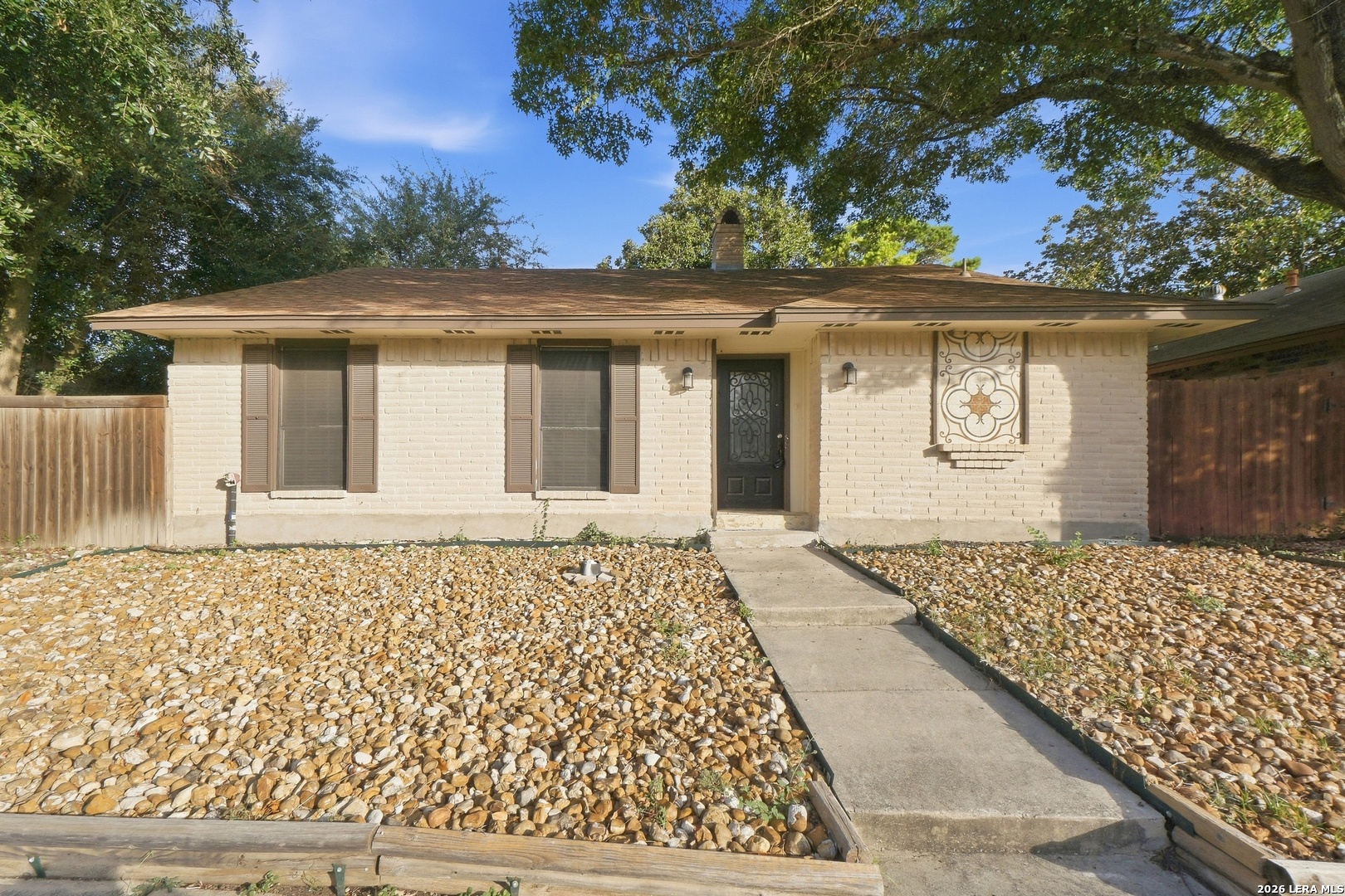 656 FERN MEADOW DR, Universal City, TX 78148
