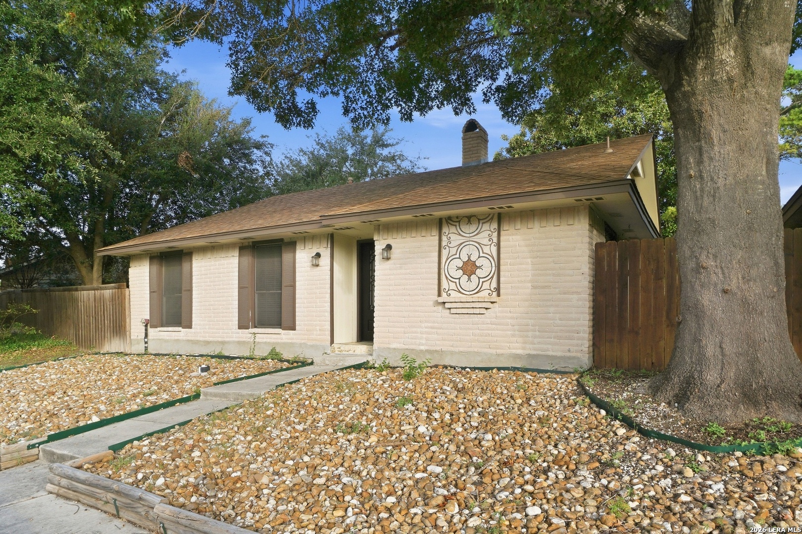656 FERN MEADOW DR, Universal City, TX 78148